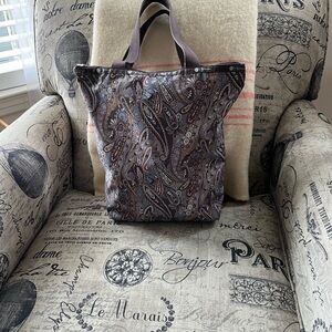 Le sport sac Paisley Pattern Tote Bag in raisin and Gray
